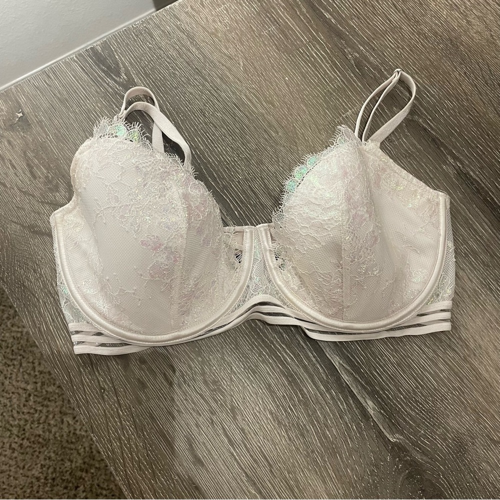 Victoria's Secret Very Sexy Lined Balconet White Cream Lace Underwire Bra 34DD